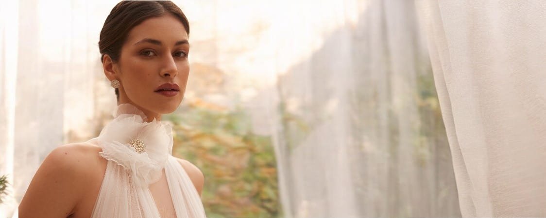 Abito da sposa in pizzo dietro